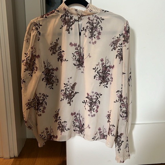 Aritzia Wilfred Blouse - Picture 2 of 2